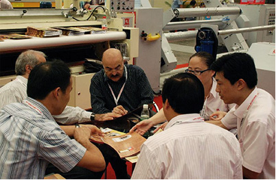 19年輥印涂飾機(jī)制造經(jīng)驗(yàn)，輥印涂飾機(jī)國(guó)家行業(yè)標(biāo)準(zhǔn)起草單位